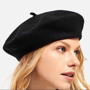 Black Wool Baret